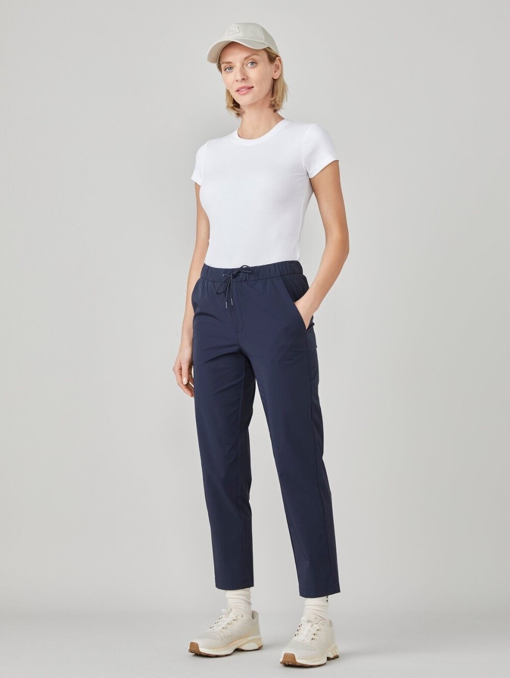 Tilley | Black Pull On Jogger Pants Size Large